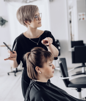 Stylen und Föhnen bei HAIRKULT by Nicole